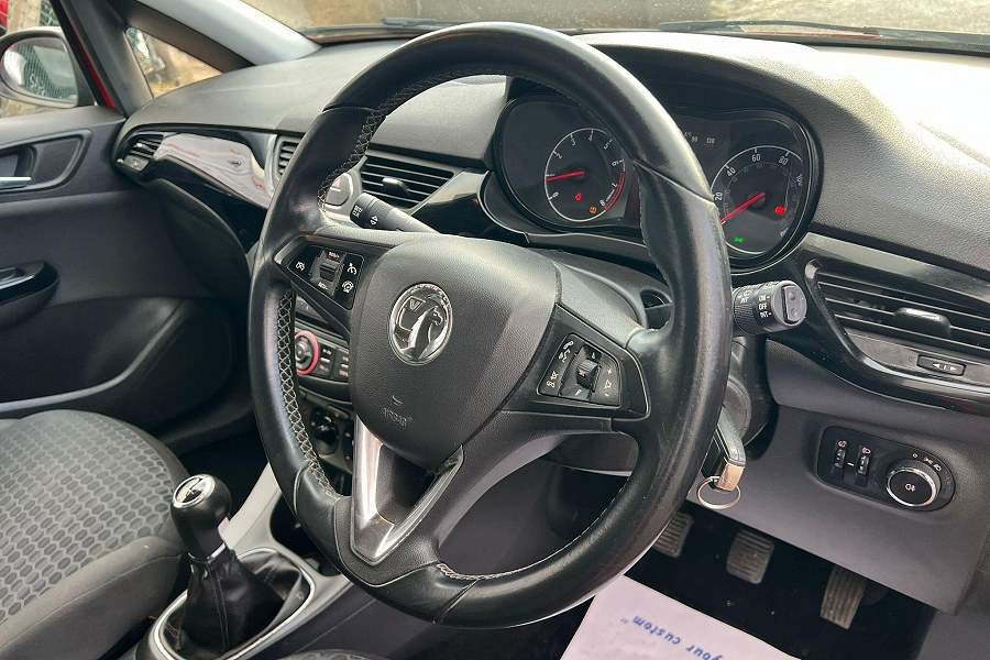 2015 Vauxhall Corsa photo 12