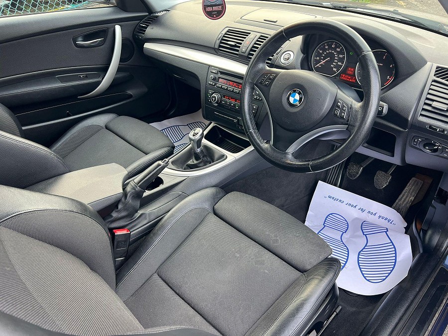 2010 BMW 1 Series photo 11