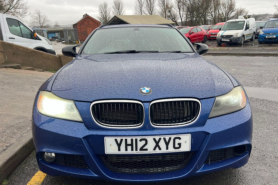 BMW 3 Series photo 2