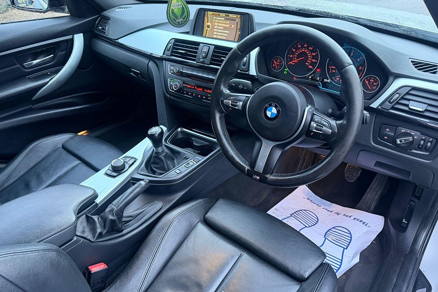 2013 BMW 3 Series photo 13