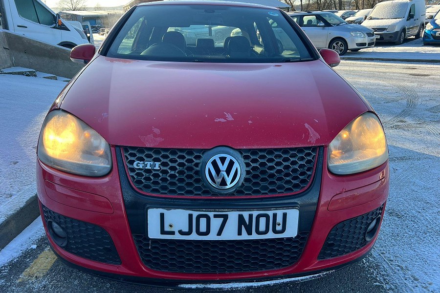 Volkswagen Golf photo 2