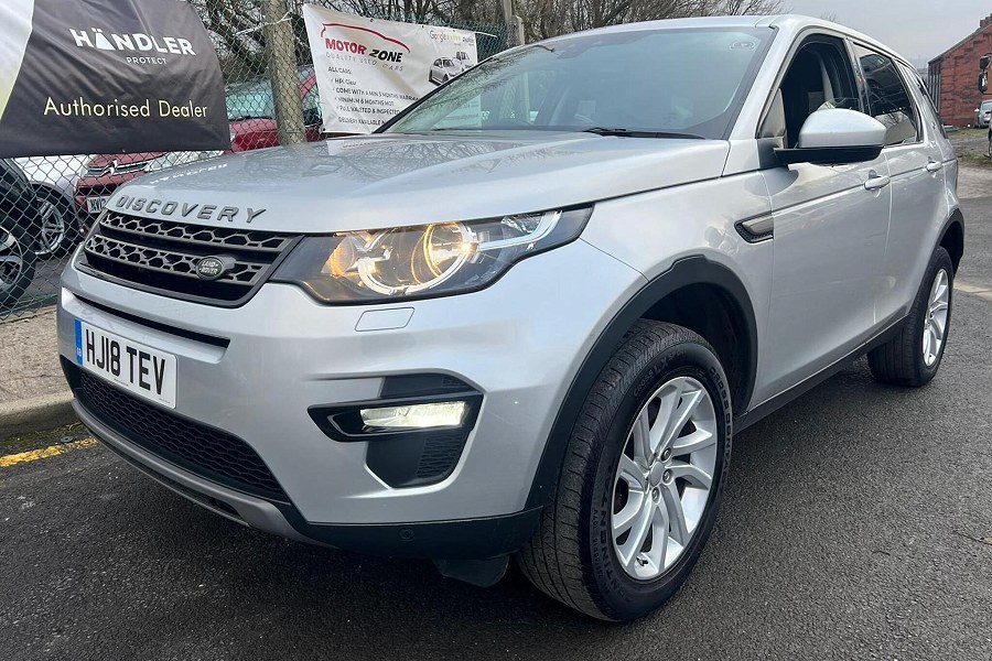 2018 Land Rover Discovery Sport photo 3
