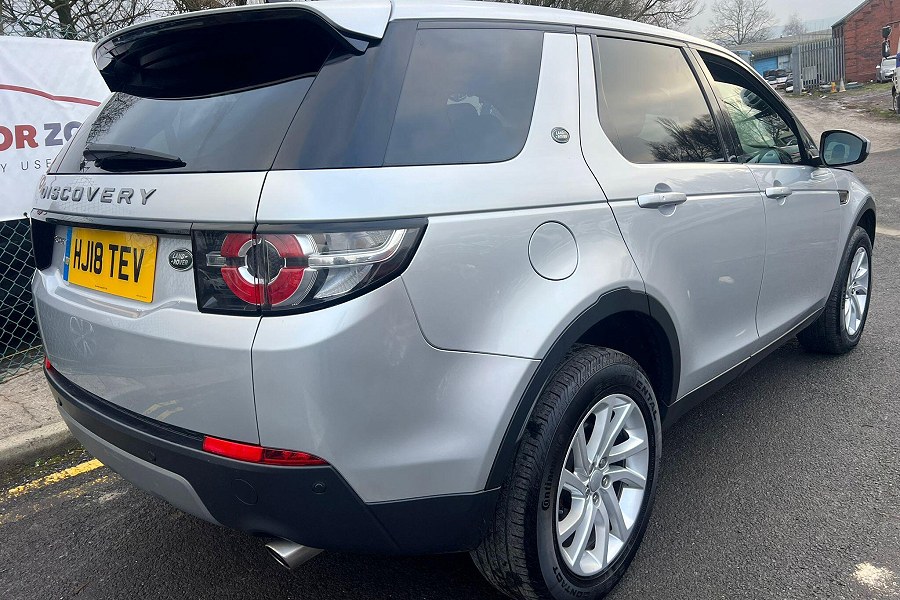 2018 Land Rover Discovery Sport photo 8