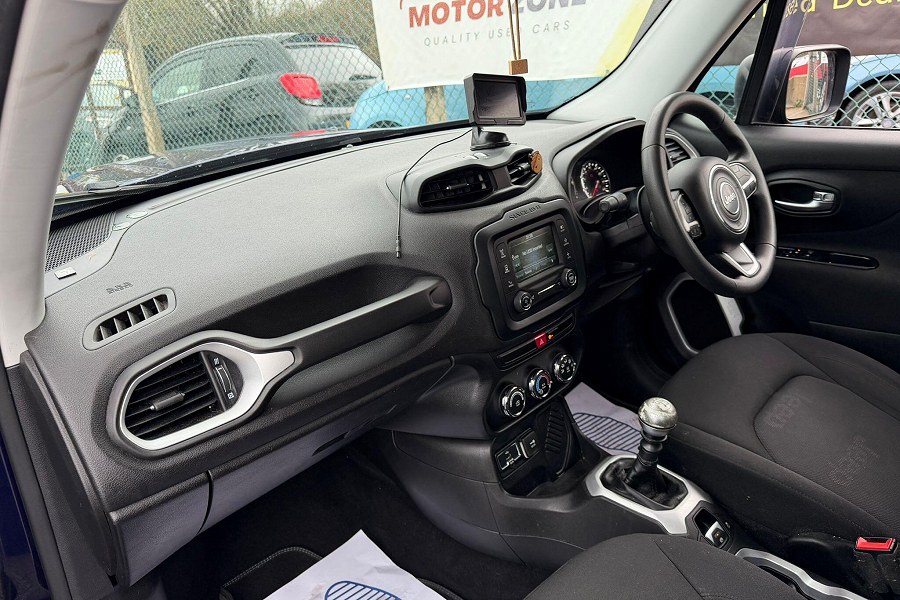 2016 Jeep Renegade photo 12