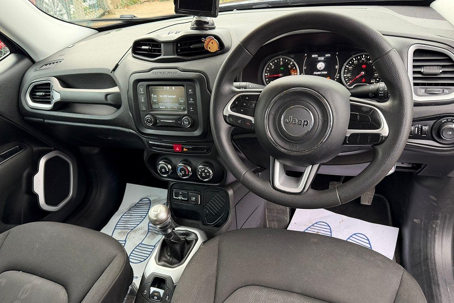 2016 Jeep Renegade photo 13