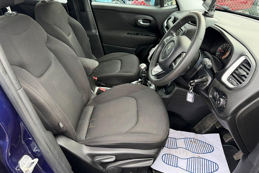 2016 Jeep Renegade photo 14