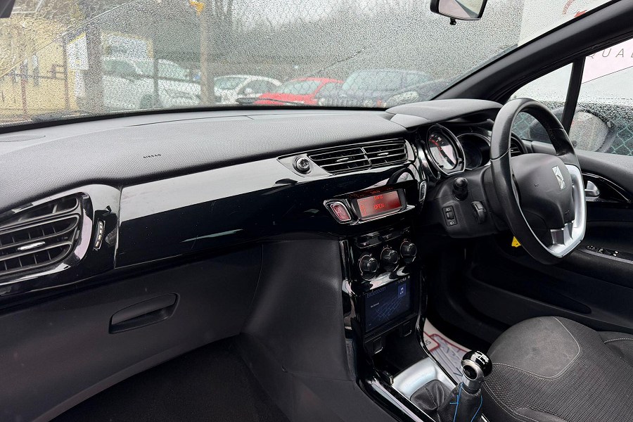 2013 Citroen DS3 photo 12