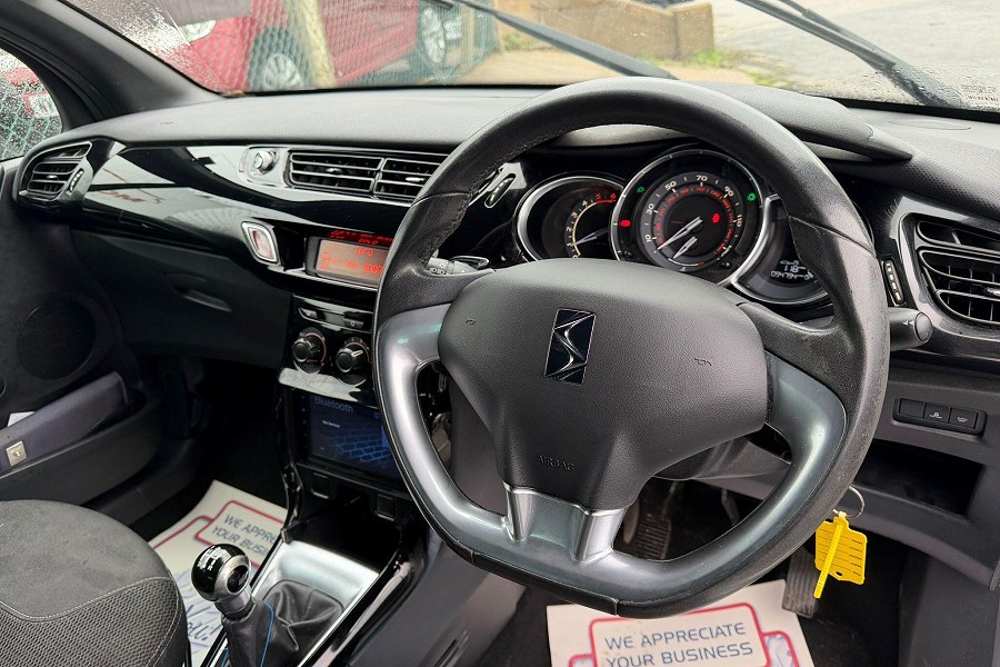 2013 Citroen DS3 photo 11