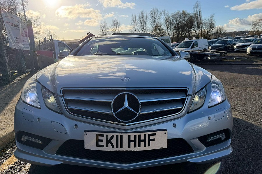 Mercedes-Benz E Class photo 2