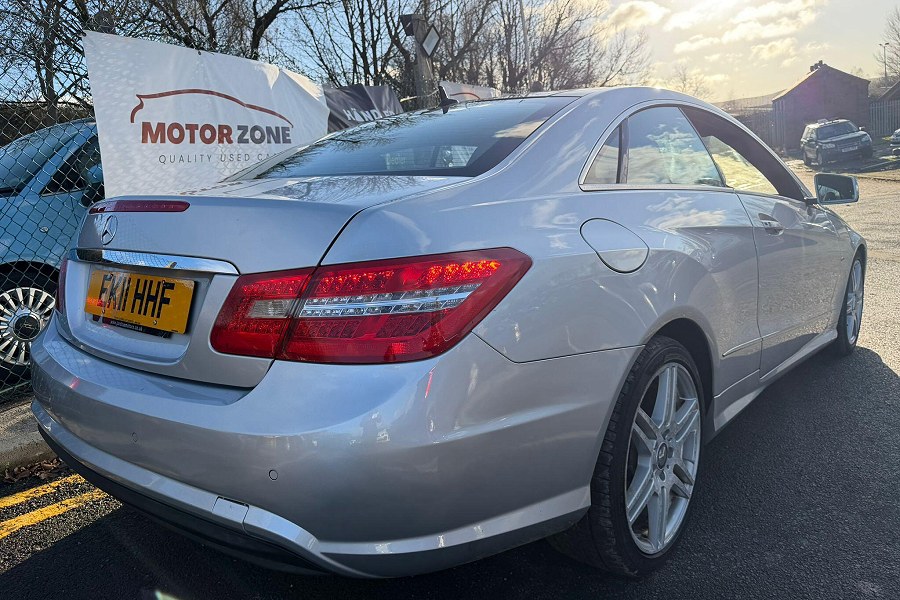 2011 Mercedes-Benz E Class photo 8