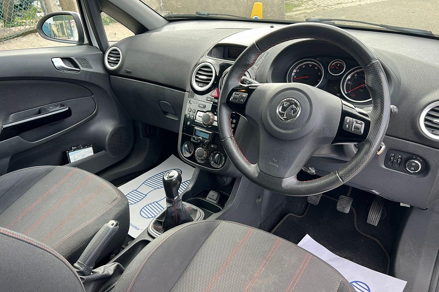 2013 Vauxhall Corsa photo 10