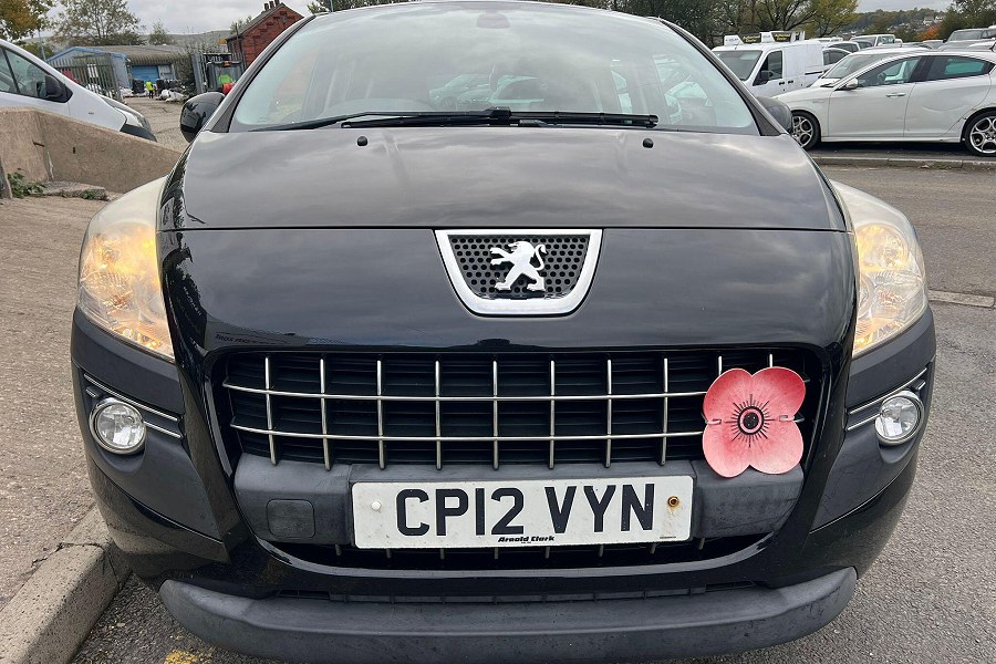 Peugeot 3008 photo 2