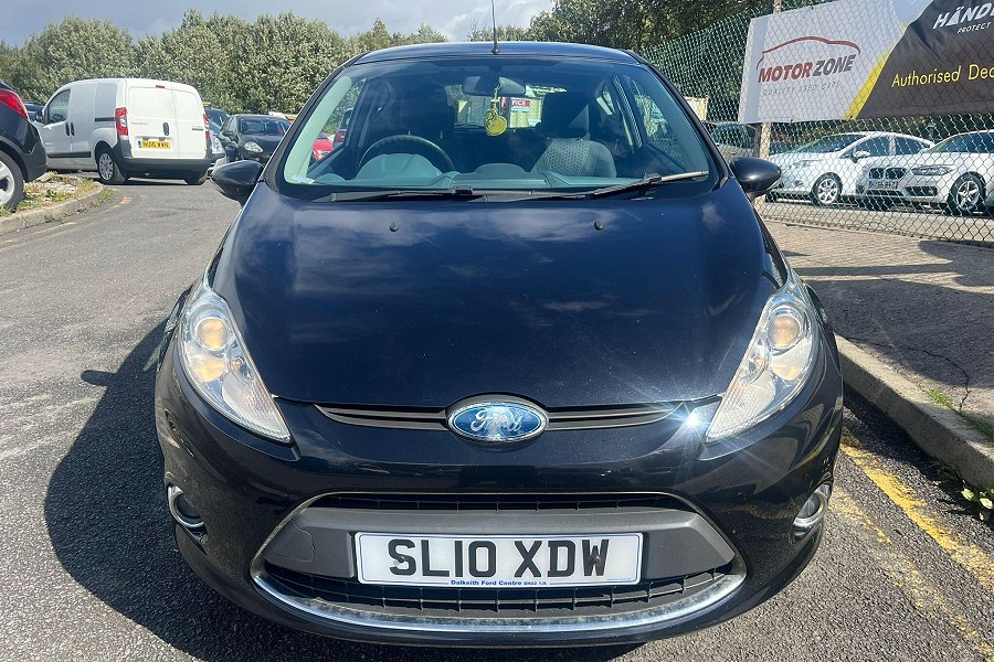 Ford Fiesta photo 2