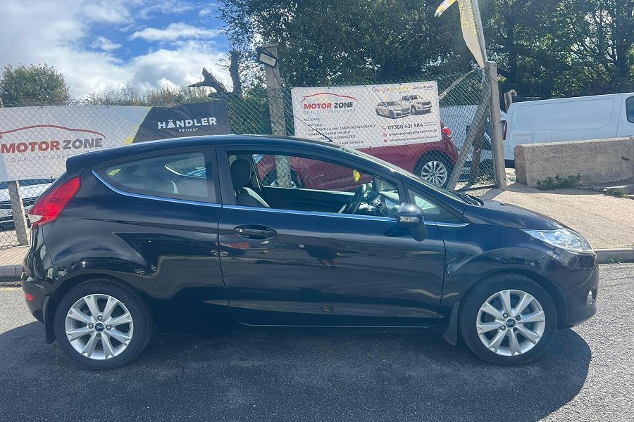 2010 Ford Fiesta photo 10