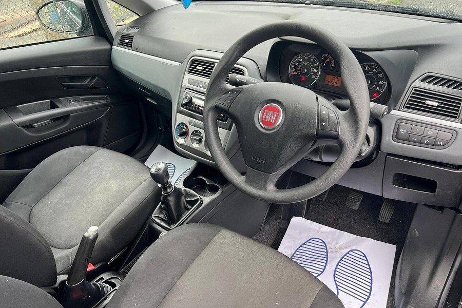 2012 Fiat Punto photo 12