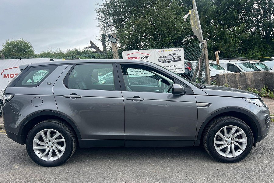 2016 Land Rover Discovery Sport photo 6