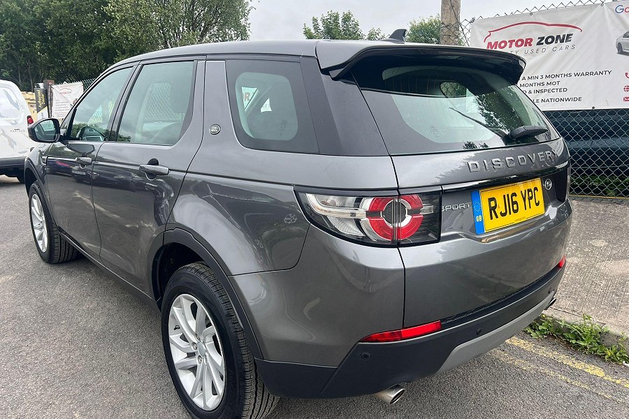 2016 Land Rover Discovery Sport photo 4