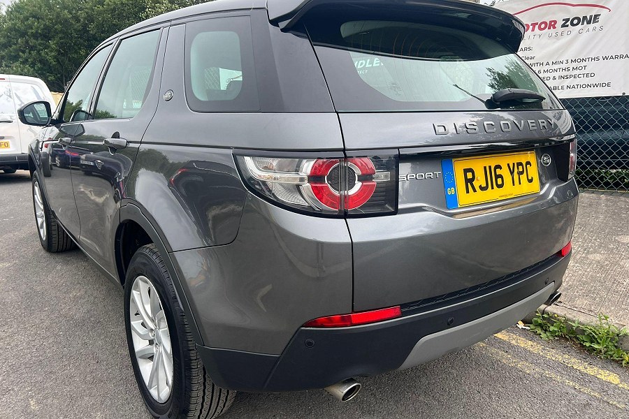 2016 Land Rover Discovery Sport photo 11