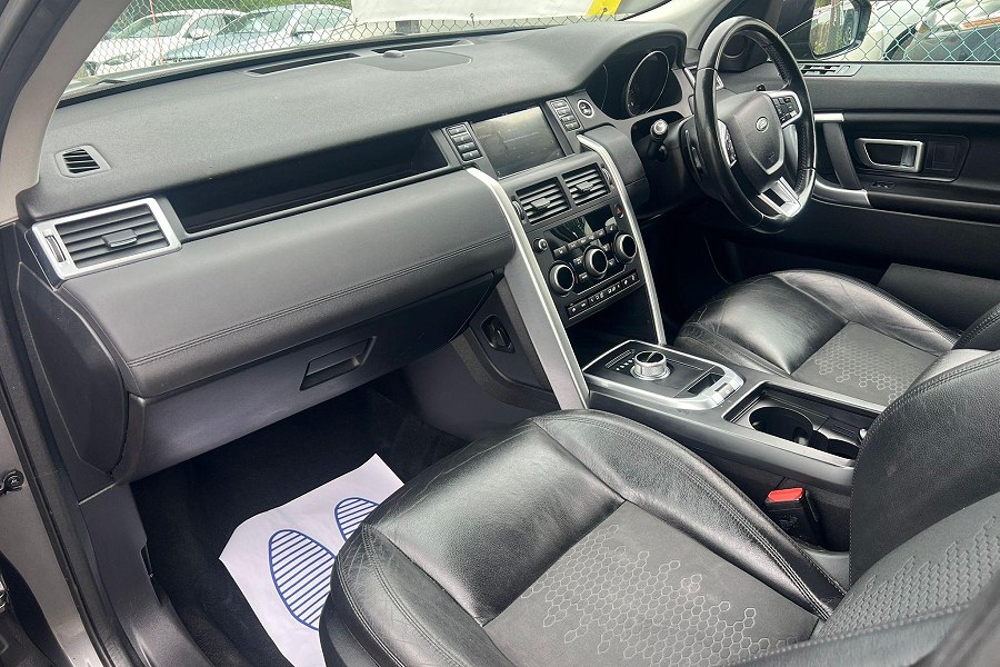 2016 Land Rover Discovery Sport photo 13