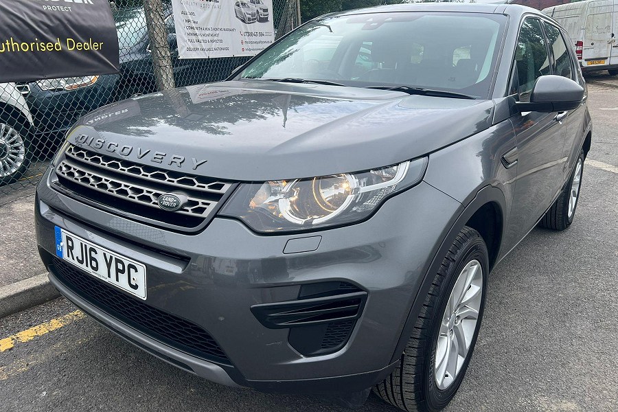 2016 Land Rover Discovery Sport photo 3