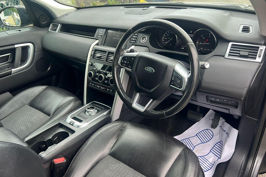 2016 Land Rover Discovery Sport photo 14
