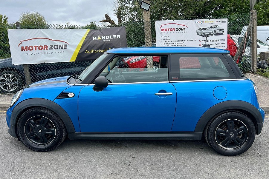 2011 MINI Hatch photo 4