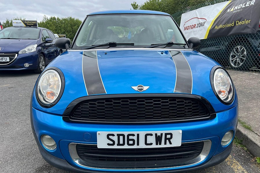 2011 MINI Hatch photo 5