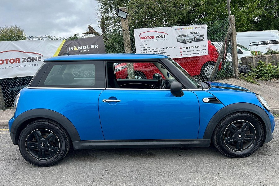 2011 MINI Hatch photo 6