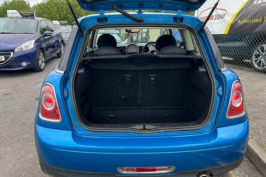2011 MINI Hatch photo 7