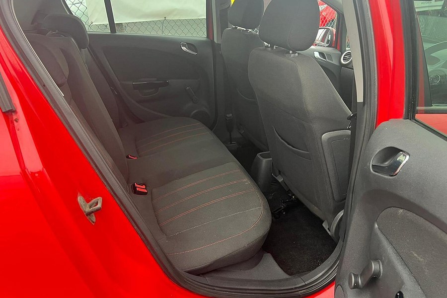 2011 Vauxhall Corsa photo 12