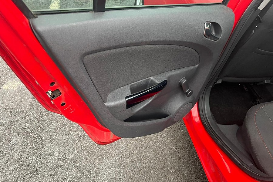 2011 Vauxhall Corsa photo 14