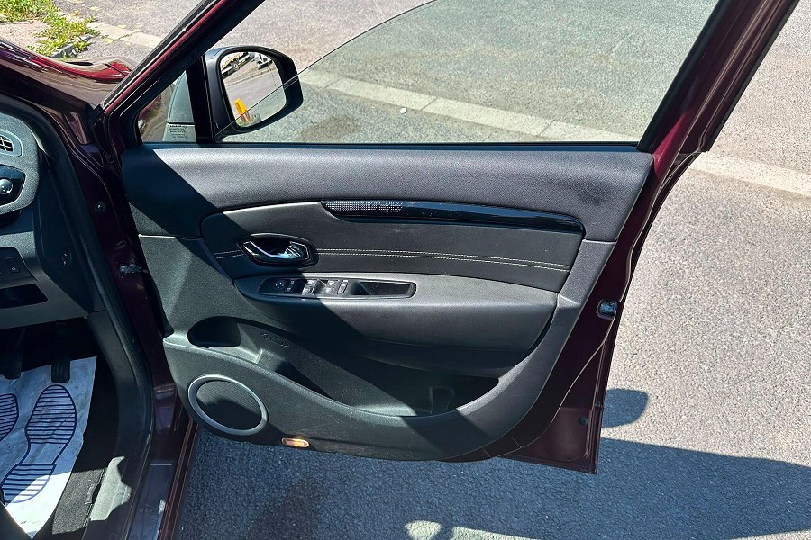 2012 Renault Scenic photo 14