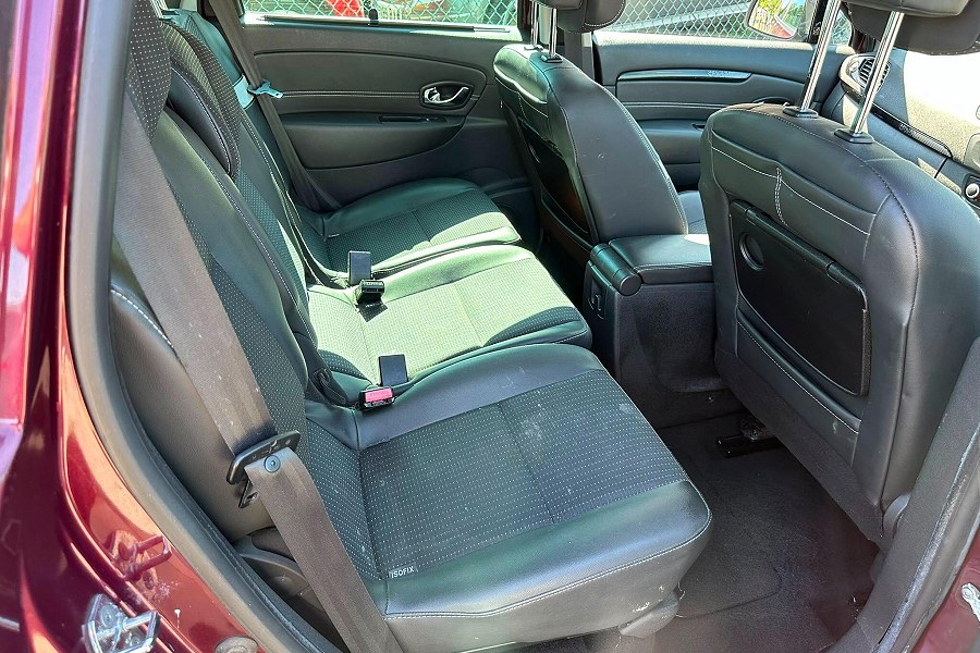 2012 Renault Scenic photo 11