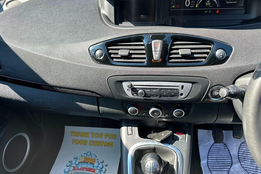 2012 Renault Scenic photo 13
