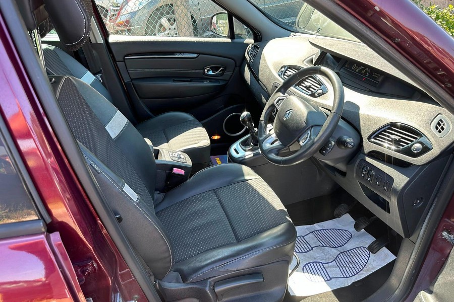 2012 Renault Scenic photo 10
