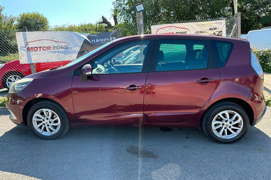 2012 Renault Scenic photo 5