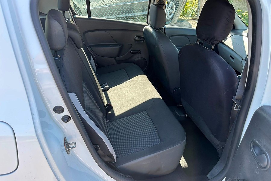 2013 Dacia Sandero photo 13