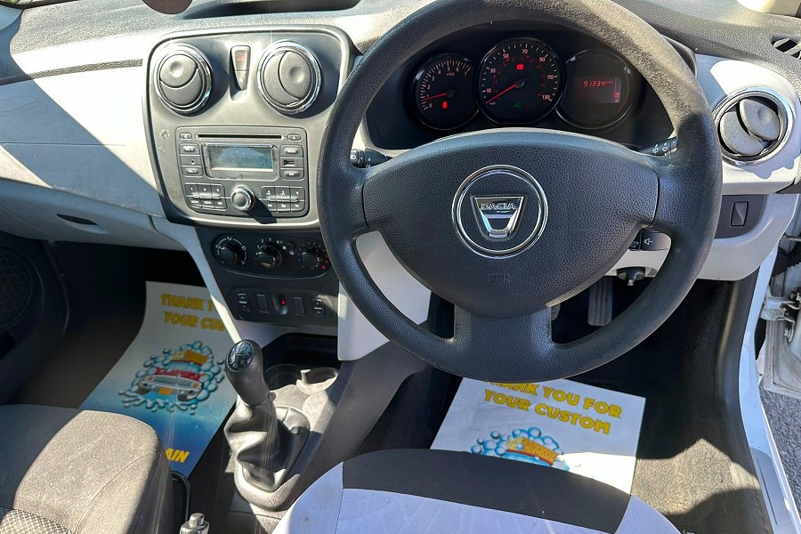 2013 Dacia Sandero photo 8