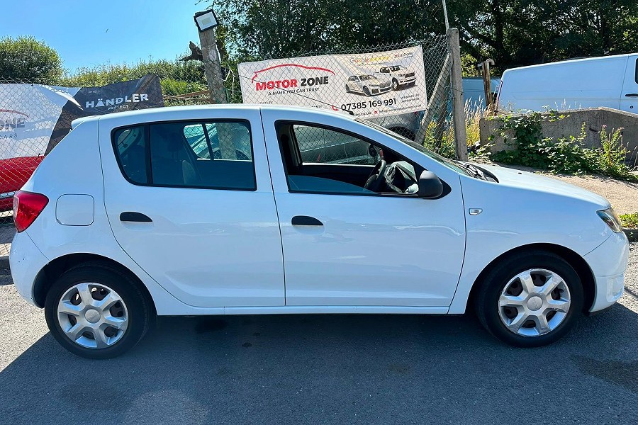 2013 Dacia Sandero photo 4