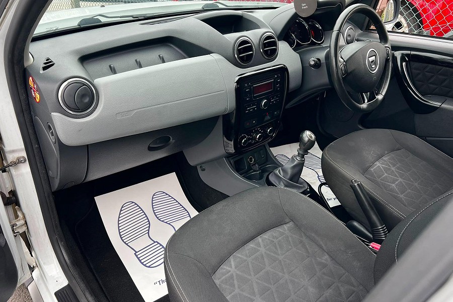 2015 Dacia Duster photo 11
