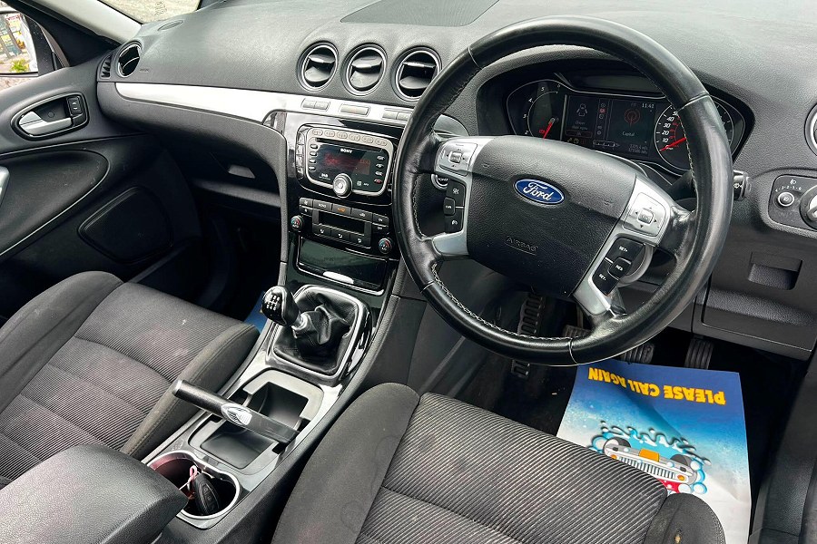 2013 Ford S-Max photo 12