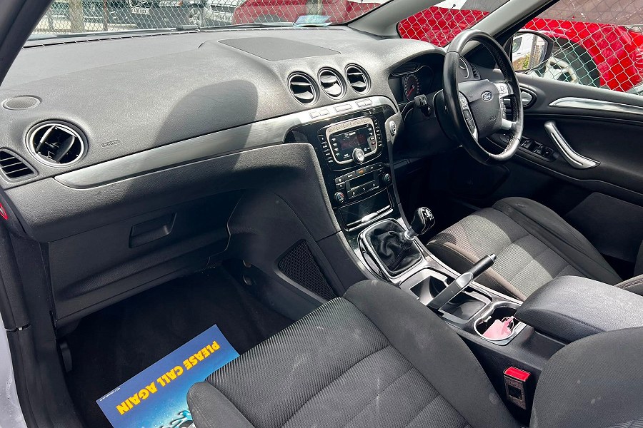2013 Ford S-Max photo 11