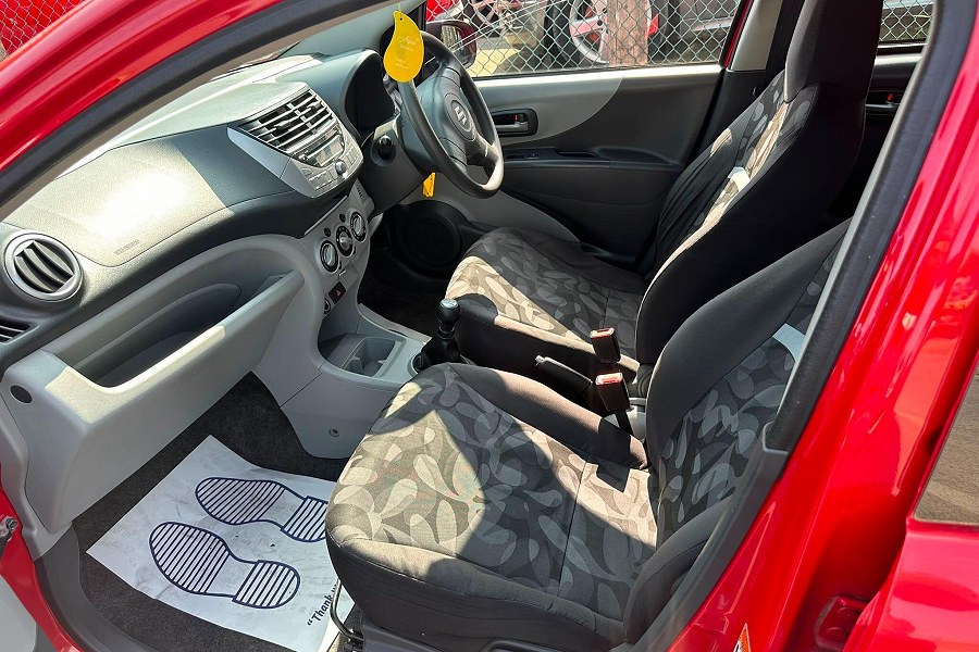 2010 Suzuki Alto photo 12
