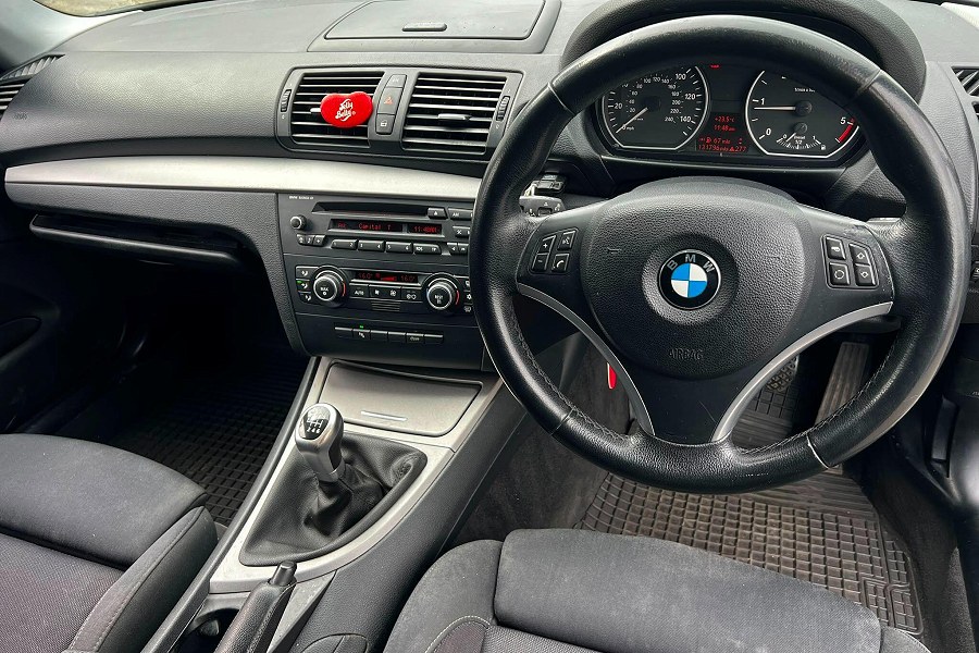 2009 BMW 1 Series photo 11