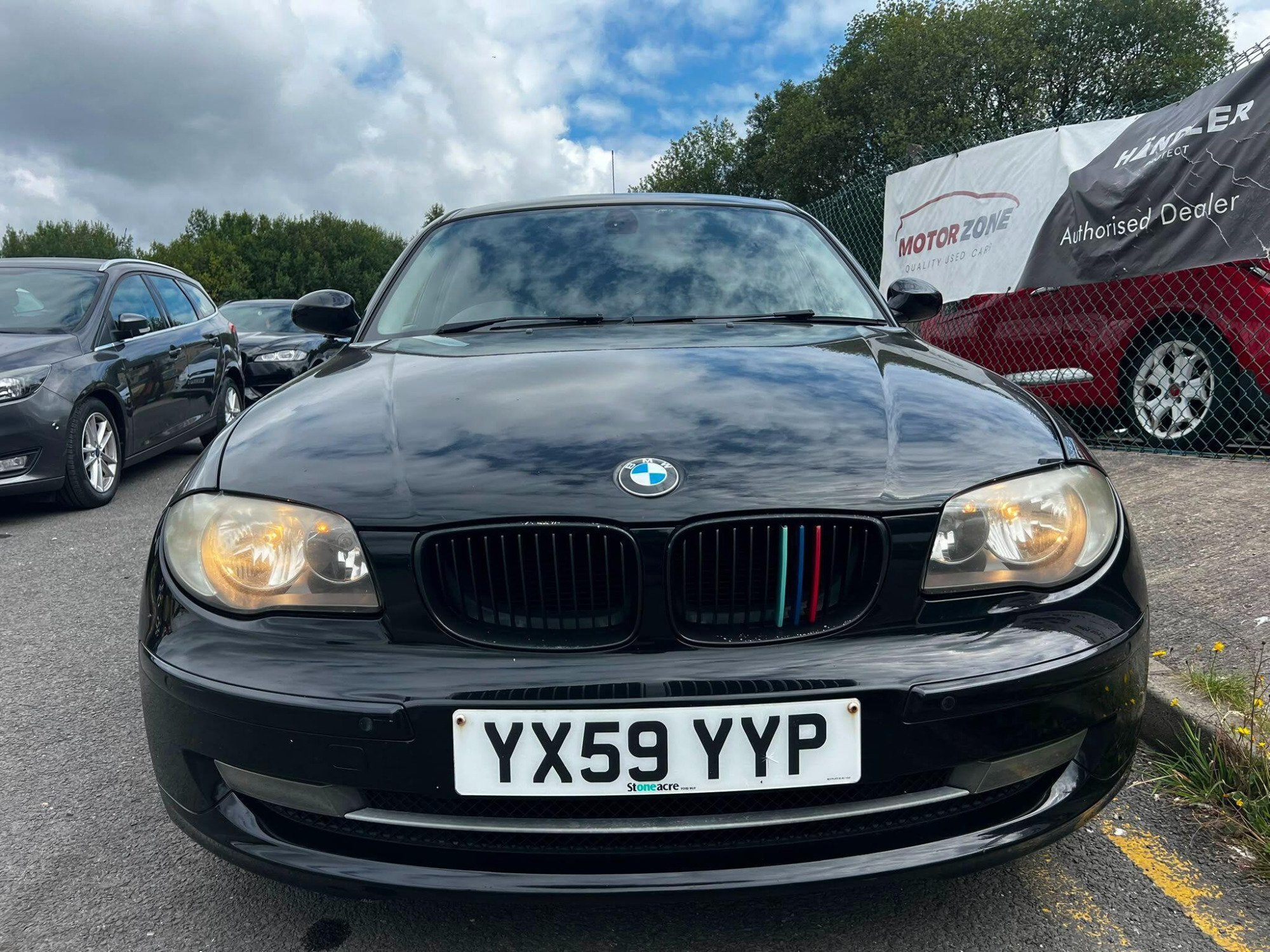 BMW 1 Series photo 2