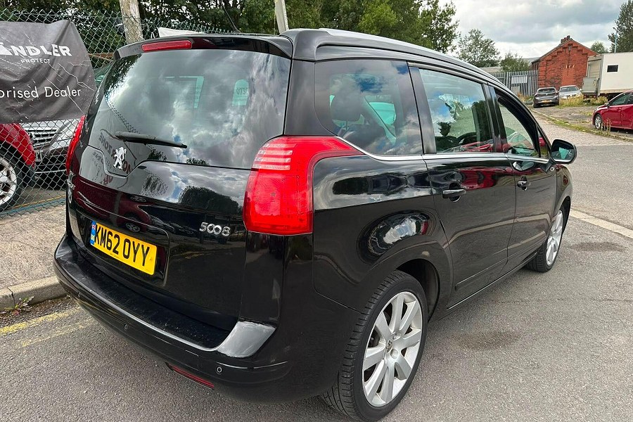 2012 Peugeot 5008 photo 8
