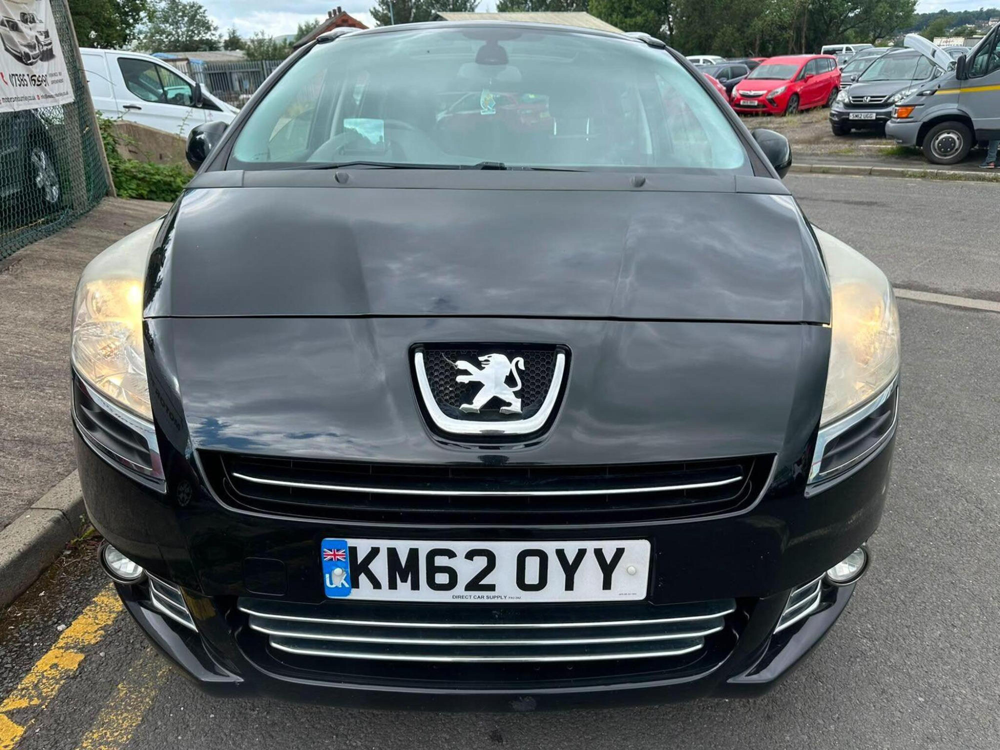 Peugeot 5008 photo 2