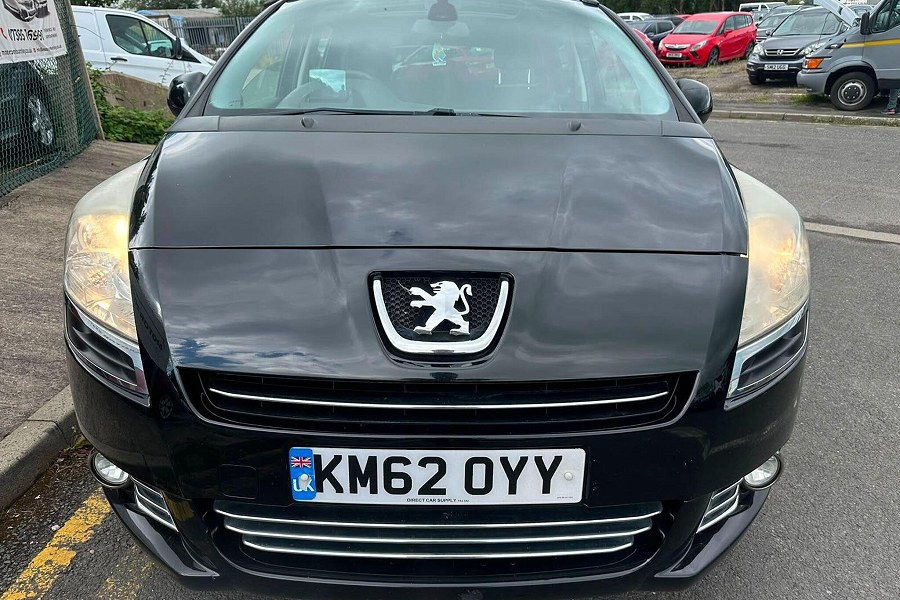 Peugeot 5008 photo 2