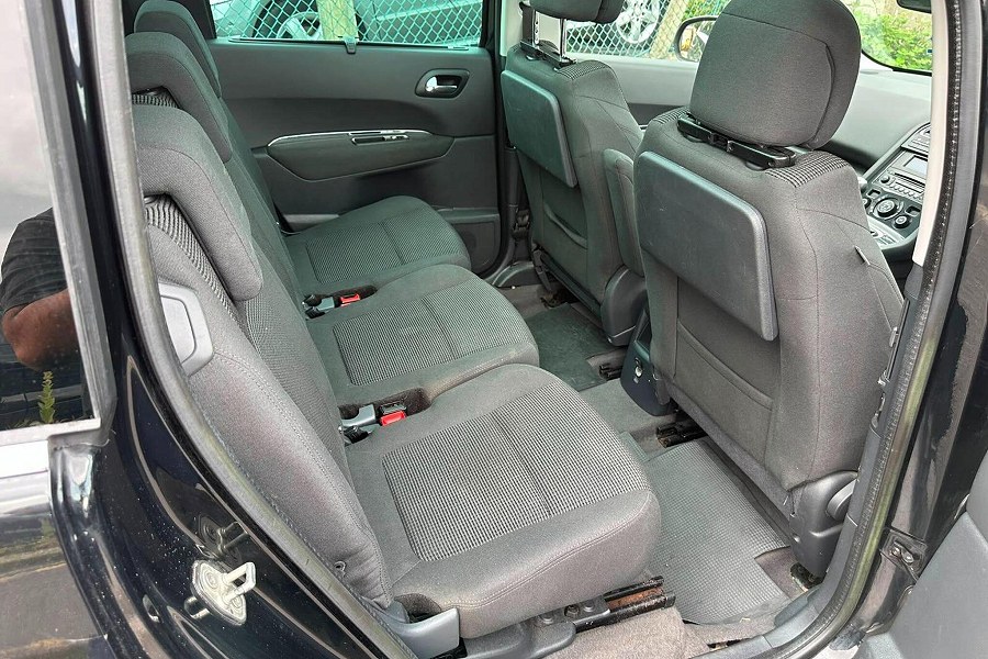 2012 Peugeot 5008 photo 12