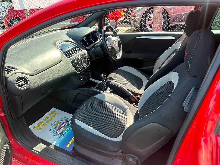 2013 Fiat Punto photo 13